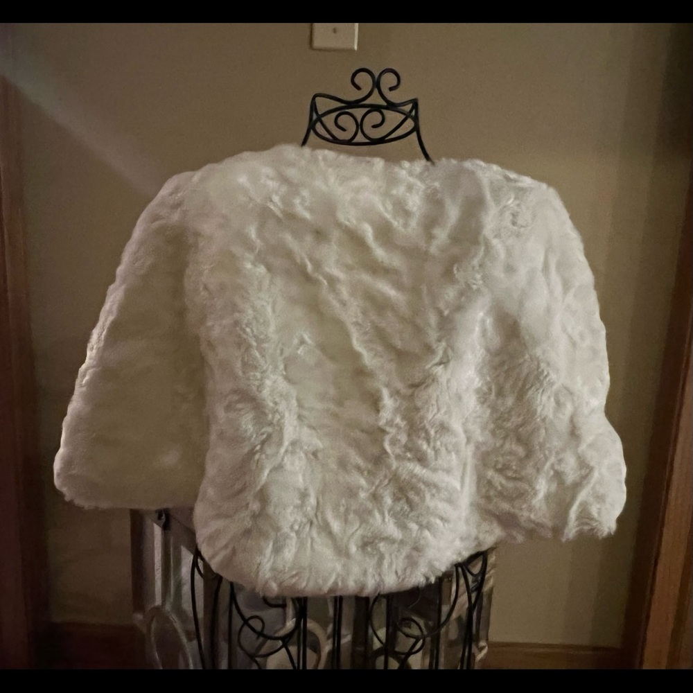 GIRL’s Fur Cape